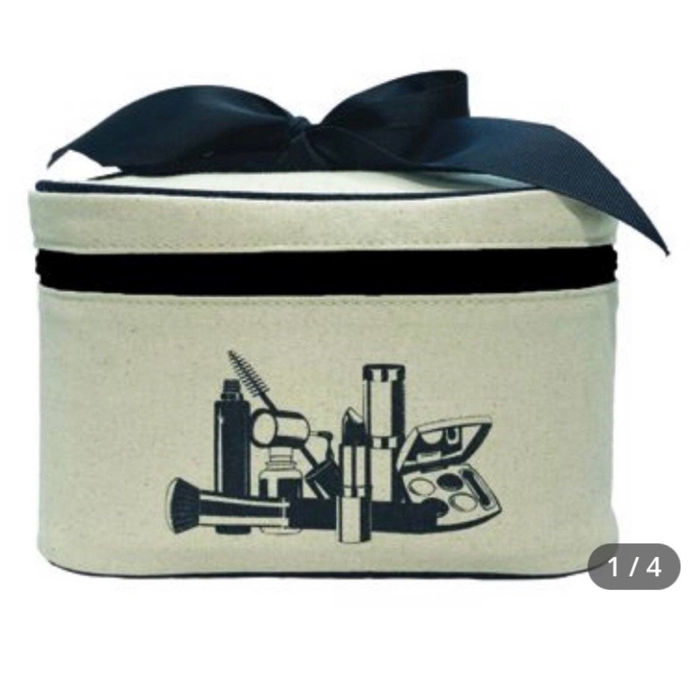 Hallmark Collectibles Makeup Bag‎